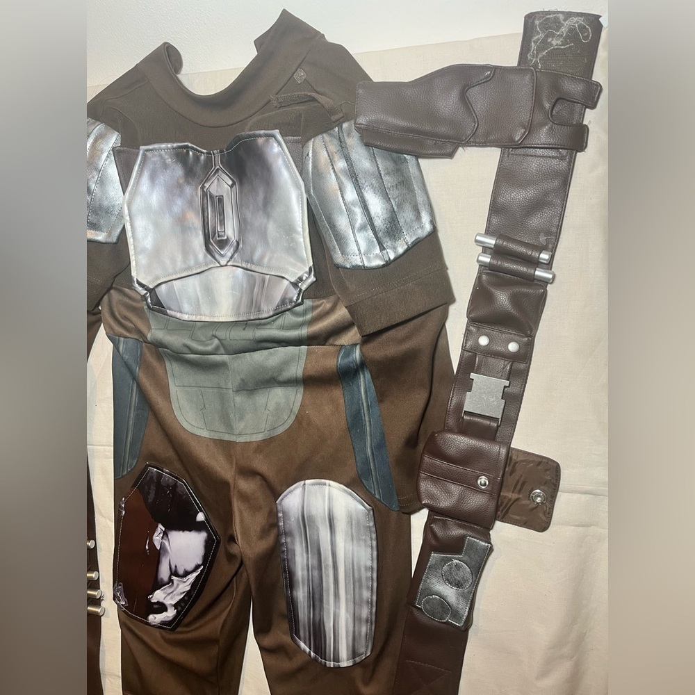 Disney Mandelorian Star Wars Size 4 - Picture 6 of 12